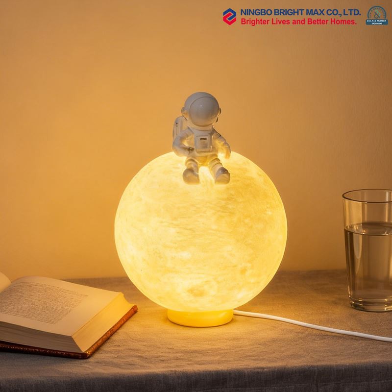 چراغ رومیزی استودیویی